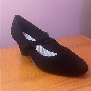 easy street Black Mary Jane Low Heel Pump